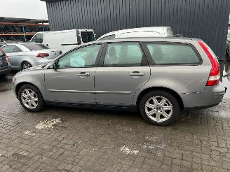 Volvo V-50 2.4 20V Combi/o  Benzine 2.435cc 103kW (140pk) FWD picture 10
