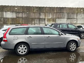 Volvo V-50 2.4 20V Combi/o  Benzine 2.435cc 103kW (140pk) FWD picture 4