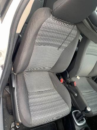 Toyota Yaris 1.0 12V VVT-i Hatchback  Benzine 998cc 51kW (69pk) picture 19