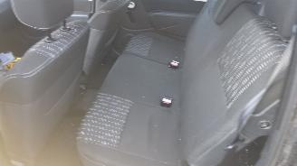 Dacia Logan 1.6 16V Flexifuel Combi/o   1.598cc 77kW picture 25