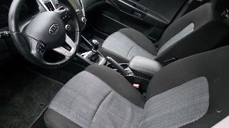 Kia Cee d 1.4 CVVT 16V Hatchback 4Dr Benzine 1.396cc 66kW (90pk) FWD 2009-09/2012-12 (EDB5PB; EDB5PD; EDB5PE) G4FA5 picture 17