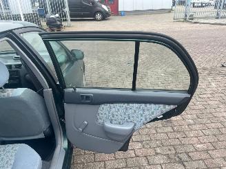 Toyota Starlet 1.3,XLi,GLi 16V Hatchback  Benzine 1.332cc 55kW (75pk) picture 16