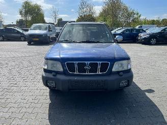 Vaurioauto  passenger cars Subaru Forester JF1SF5LJ4YG073545 2000/9