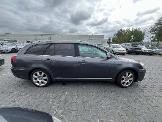 Toyota Avensis 2.0 16V VVT-i D4 Combi/o  Benzine 1.998cc 108kW (147pk) picture 9