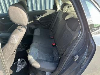Volkswagen Polo 1.2 TSI 16V BlueMotion Technology Hatchback picture 19
