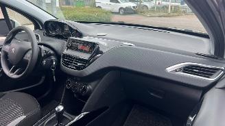 Peugeot 2008 1.2 Vti 12V PureTech 82 picture 17