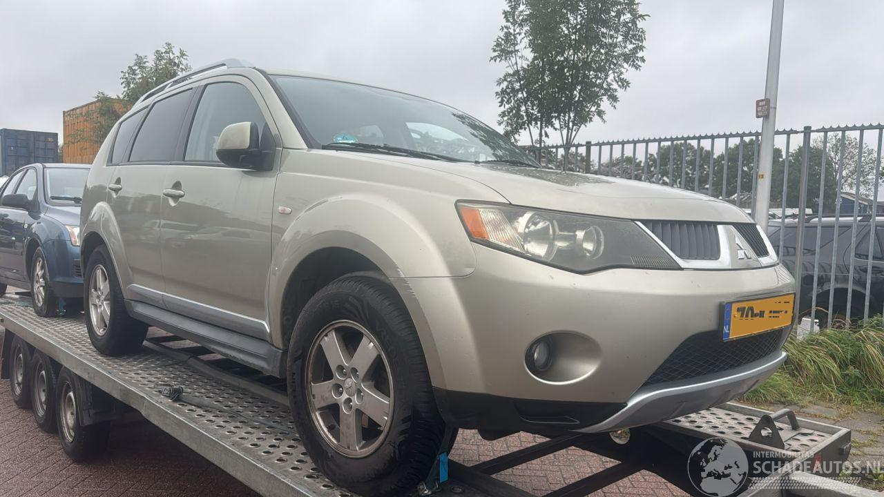 Mitsubishi Outlander 2.4 16V Mivec 4x2 SUV  Benzine 2.360cc 125kW (170pk)