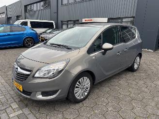 krockskadad bil auto Opel Meriva 1.4 T 2014/3
