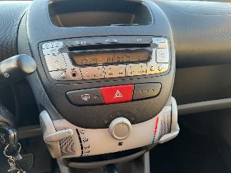 Peugeot 107 1.0 12V XS Automaat picture 12