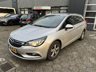 skadebil auto Opel Astra SPORTS TOURER+ 1.4 Innovation 2016/5