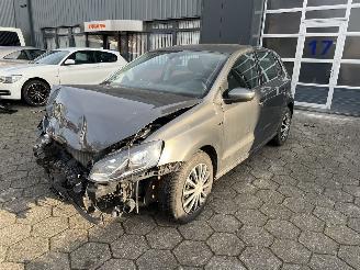 uszkodzony samochody osobowe Volkswagen Polo 1.2 TSI Highline DSG 2015/6