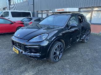 Unfallwagen Porsche Cayenne 3.0 E-Hybrid Platinum Edition 2023/3