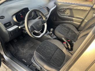 Kia Picanto 1.0 12V picture 9