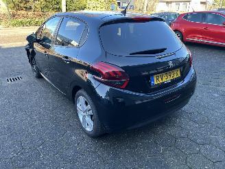 Peugeot 208 1.2 PureTech Active picture 3