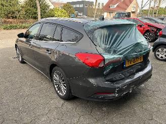 Ford Focus 1.0 EcoBoost Titanium Business picture 5