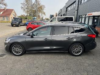 Ford Focus 1.0 EcoBoost Titanium Business picture 2