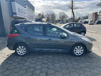 Peugeot 207 SW 1.4 16V VTI picture 4