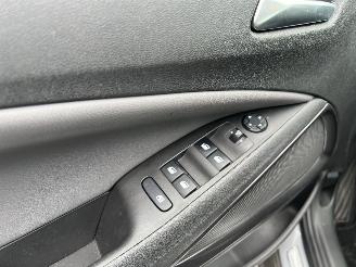 Opel Crossland X 1.2 Turbo Innovation picture 11