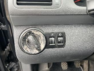 Volkswagen Touran 1.6 16V FSI Business picture 16