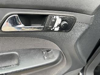 Volkswagen Touran 1.6 16V FSI Business picture 11