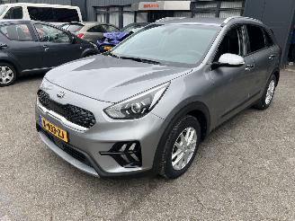 uszkodzony samochody osobowe Kia Niro 1.6 GDI HYBRID 2021/4