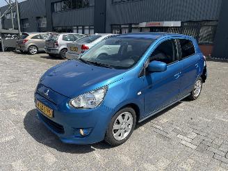 krockskadad bil auto Mitsubishi Space-star 1.0 Bright 2015/2