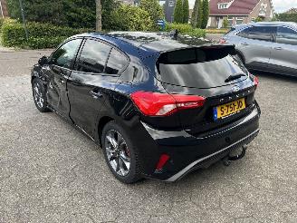 Ford Focus 1.0 EcoBoost Titanium X Business picture 3