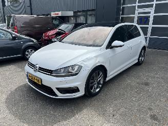 Schadeauto Volkswagen Golf 7 1.4 TSI R-Line 2014 2014/9