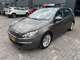 škoda osobní automobily Peugeot 308 1.2E THP BLEU LEASE 2014/9