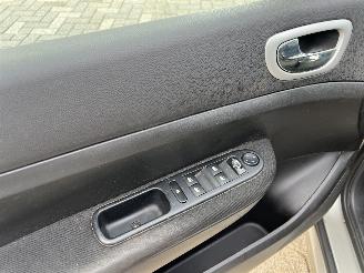Peugeot 307 1.6-16V Pack picture 8