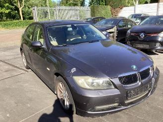 Vrakbiler auto BMW 3-serie 3 serie (E90), Sedan, 2005 / 2011 320i 16V 2005/6