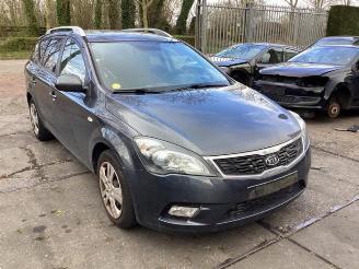 demontáž osobní automobily Kia Cee d Cee'd Sporty Wagon (EDF), Combi, 2007 / 2012 1.4 16V 2010/10