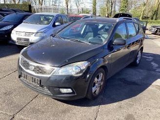 demontáž osobní automobily Kia Cee d Cee'd Sporty Wagon (EDF), Combi, 2007 / 2012 1.4 16V 2011/7
