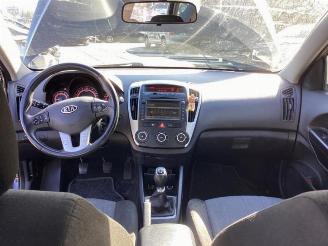 Kia Cee d Cee'd Sporty Wagon (EDF), Combi, 2007 / 2012 1.4 16V picture 9