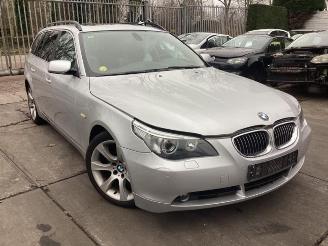 Coche siniestrado BMW 5-serie 5 serie Touring (E61), Combi, 2004 / 2010 525i 24V 2004/5