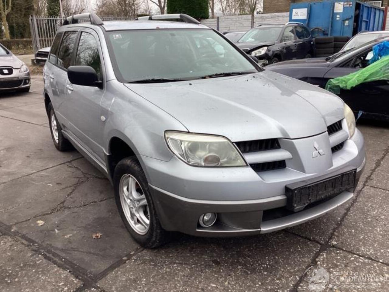Mitsubishi Outlander Outlander (CU), SUV, 2001 / 2007 2.0 16V 4x2