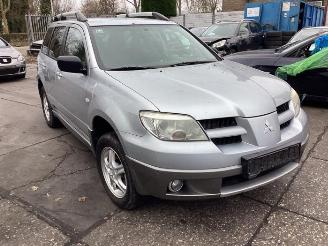Vrakbiler auto Mitsubishi Outlander Outlander (CU), SUV, 2001 / 2007 2.0 16V 4x2 2008/6