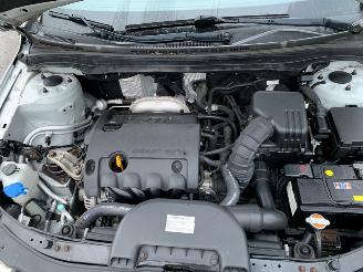 Hyundai I-30 1.6 CVVT 16V Combi/o  Benzine 1.591cc 93kW (126pk) FWD 2008-02/2012-06 (F5P6; F5PA; F5PE; F5PI) G4FCG picture 9