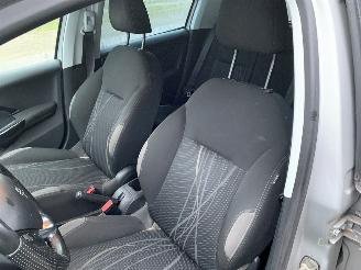 Peugeot 208 1.2 Vti 12V PureTech 82 Hatchback  Benzine 1.199cc 60kW (82pk) FWD 2012-03/2019-12 (CAHMZ; CCHMZ) EB2F; HMZ picture 11