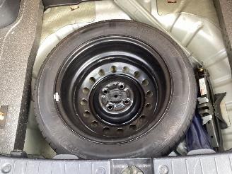 Suzuki Liana 1.6 MPi 16V Hatchback 4Dr Benzine 1.586cc 76kW (103pk) FWD 2001-07/2008-04 (ERC31) M16A picture 12