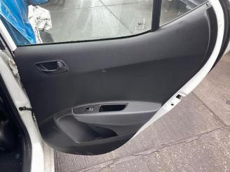 Hyundai I-10 i10 (B5), Hatchback, 2013 / 2019 1.0 12V picture 25