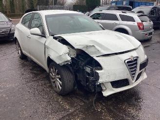 Vrakbiler auto Alfa Romeo Giulietta Giulietta (940), Hatchback, 2010 / 2020 1.4 TB 16V MultiAir 2012/1