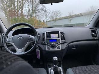 Hyundai I-30 i30 Crosswagon (WWH), Combi, 2007 / 2012 1.6 CVVT 16V picture 17