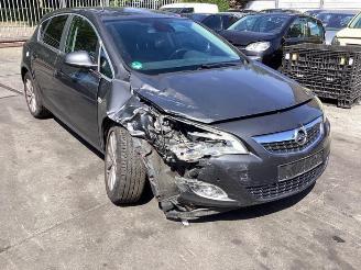 Vrakbiler auto Opel Astra Astra J (PC6/PD6/PE6/PF6), Hatchback 5-drs, 2009 / 2015 1.4 Turbo 16V 2010/12