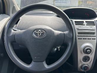 Toyota Yaris Yaris II (P9), Hatchback, 2005 / 2014 1.0 12V VVT-i picture 18