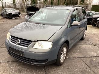 Vrakbiler auto Volkswagen Touran Touran (1T1/T2), MPV, 2003 / 2010 1.6 FSI 16V 2004/7