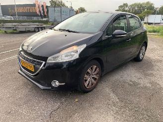 škoda osobní automobily Peugeot 208 1.2 Vti 12V PureTech 82 Hatchback  Benzine 1.199cc 60kW (82pk) FWD 2012-03/2019-12 (CAHMZ; CCHMZ) EB2F; HMZ 2013/6