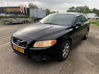 škoda osobní automobily Volvo V-70 2.0 T 16V Combi/o  Benzine 1.999cc 149kW (203pk) FWD 2009-09/2011-12 (BW44) B4204T6 2010/8