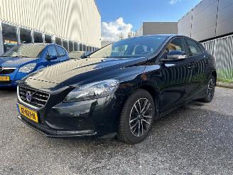 Schadeauto Volvo V-40 2.0 D2 16V Hatchback 4Dr Diesel 1.969cc 88kW (120pk) FWD 2015-02/2019-08 (MV74) D4204T8; B 2015/9