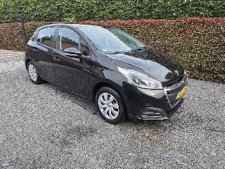 skadebil auto Peugeot 208 1.2 PureTech Active 2018/3